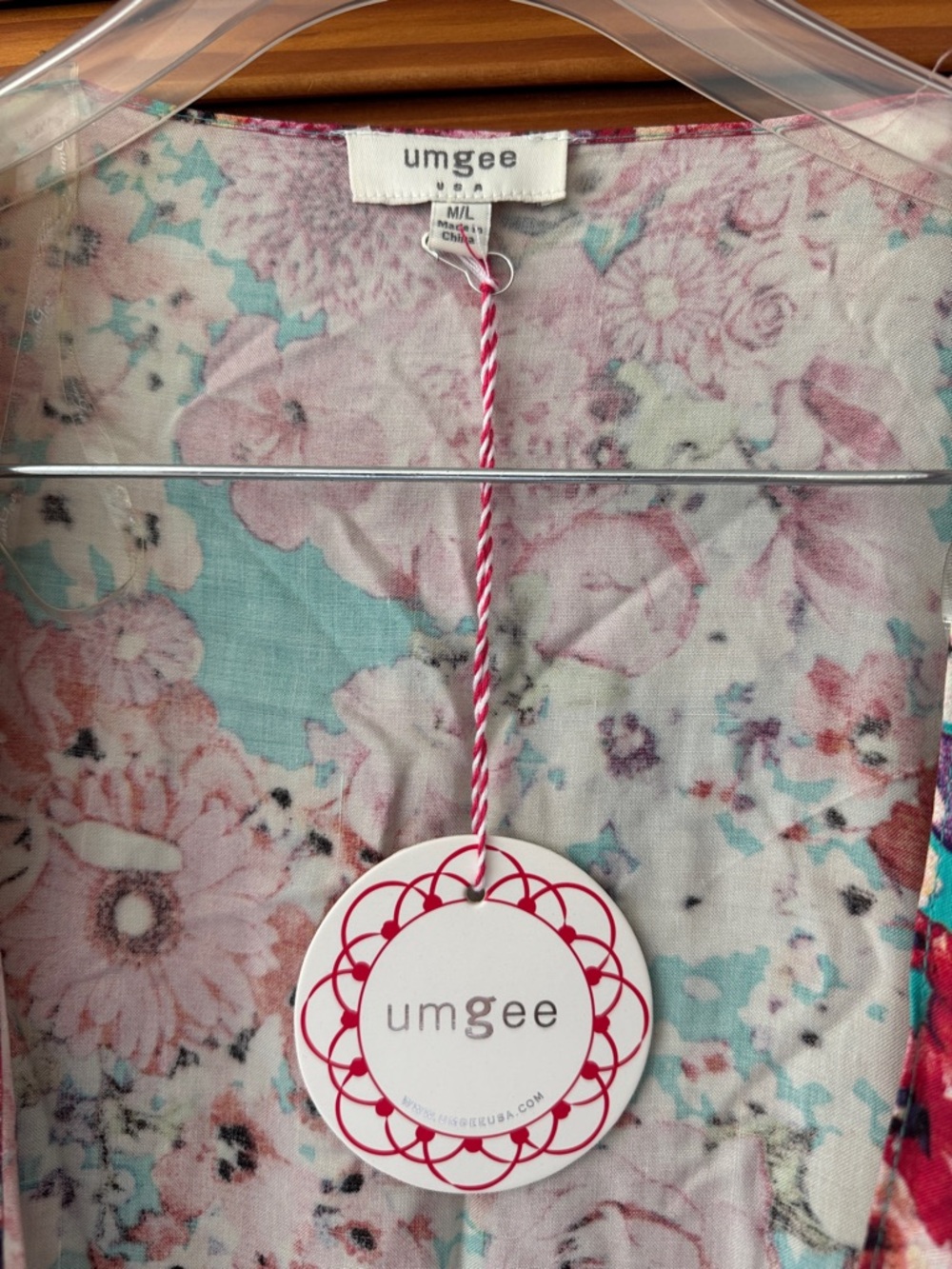 UMGEE Beautiful Floral Print Kimono in Pink, Aqua, White - Picture 2 of 5